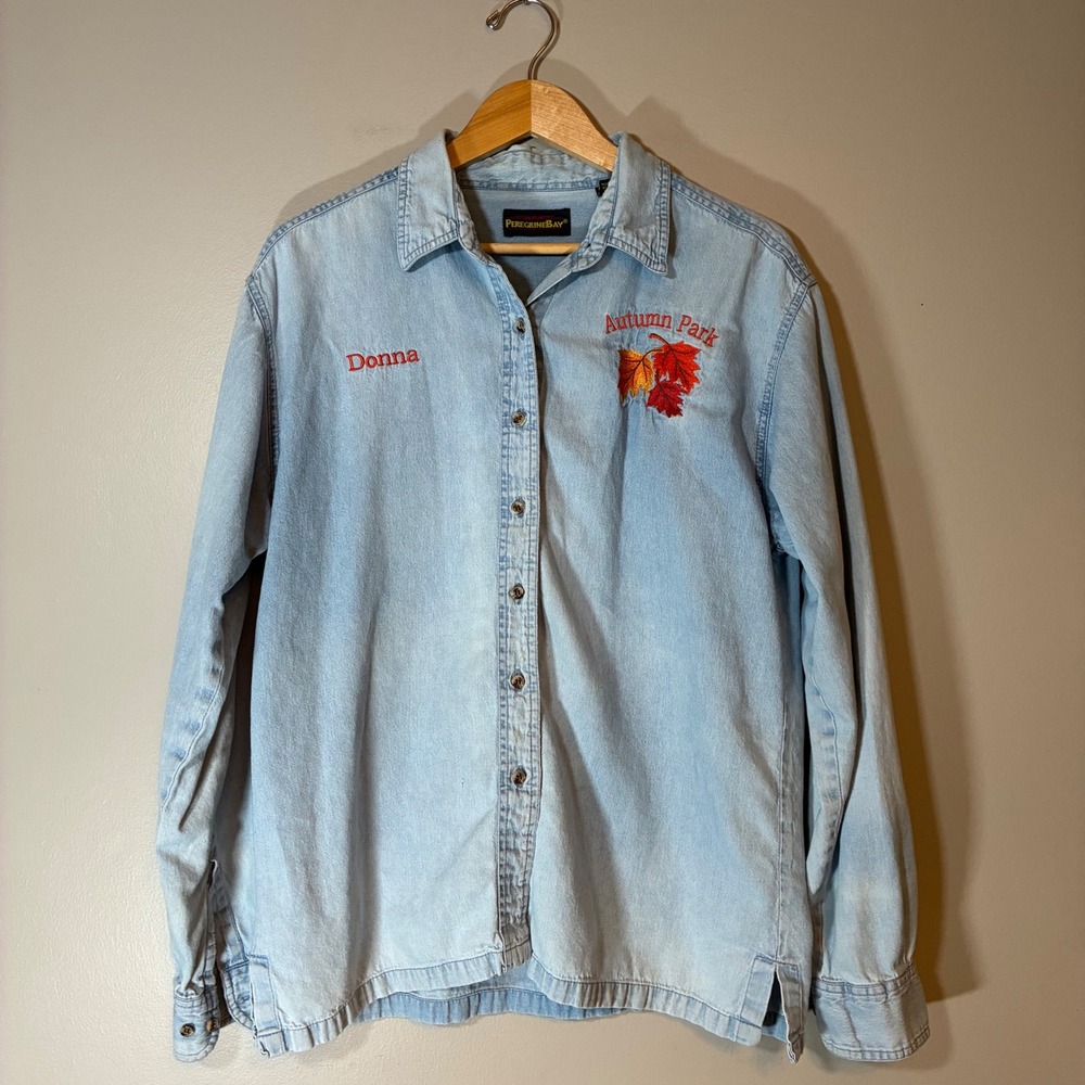 Vintage Womens XL Denim Button Down Shirt Light Wash Embroidered Autumn